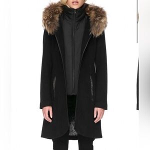 Elegant Black Coat with Faux Fur Trim